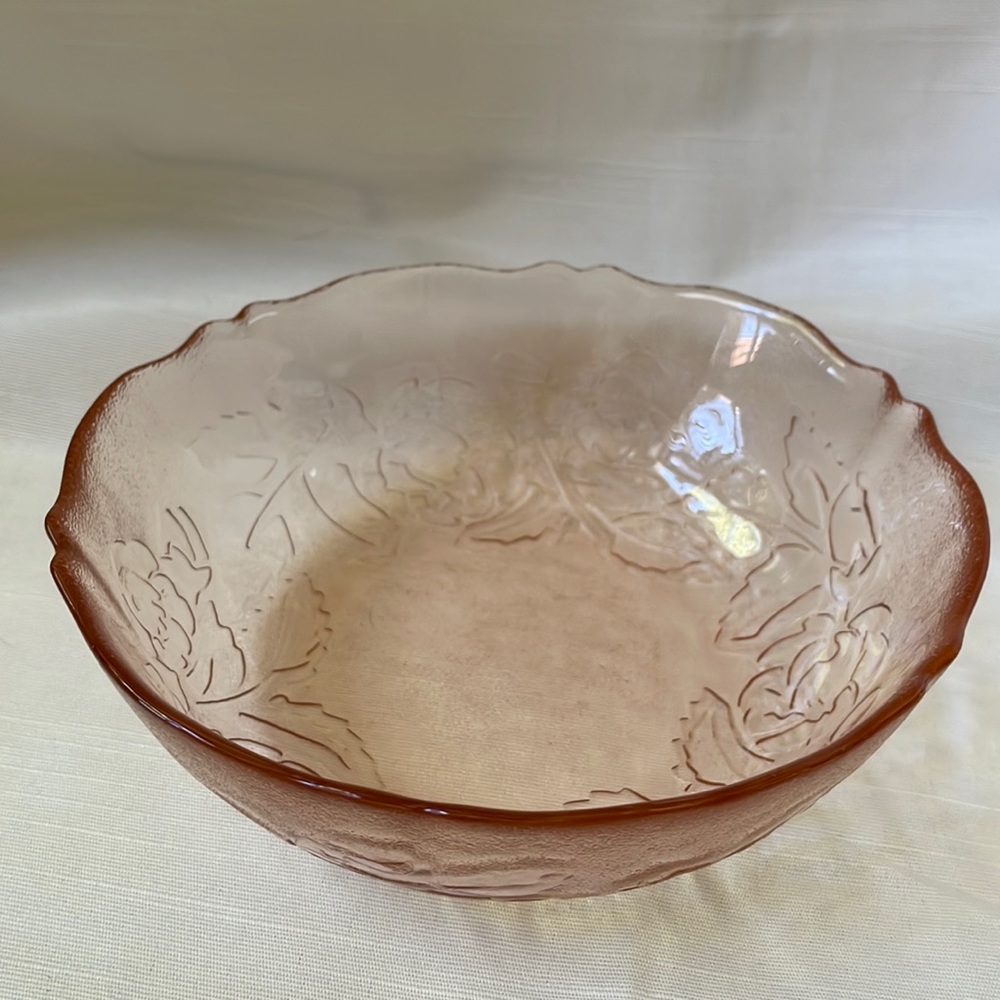 Vintage Pink Depression Glass Bowl rose flower pattern 6” diameter